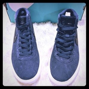 Nike Women's High Top (Size 7.5)